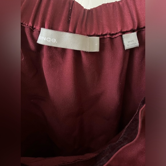 Vince Elegant Burgundy Skirt Size Large 100% Silk - Picture 5 of 5